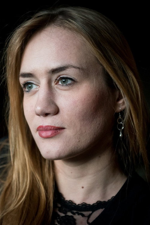 Photo of Andrea Petrik, Acting