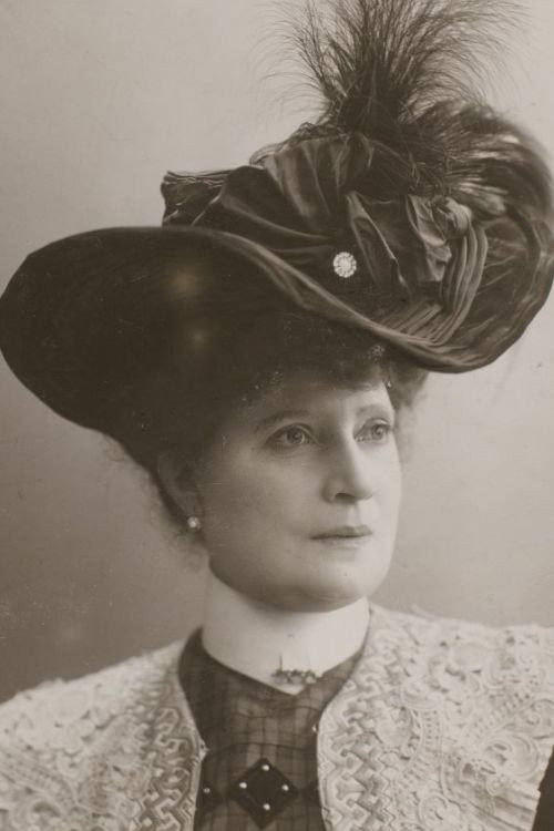 Photo of Theo Mann-Bouwmeester, Acting