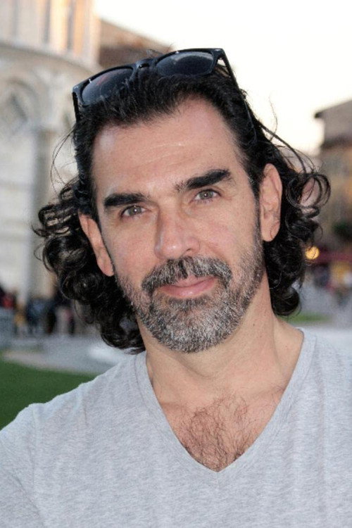 Photo of Roberto Valdés, Writing