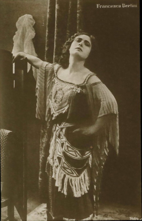 Movie poster for Ivonne, la bella danzatrice (1915)