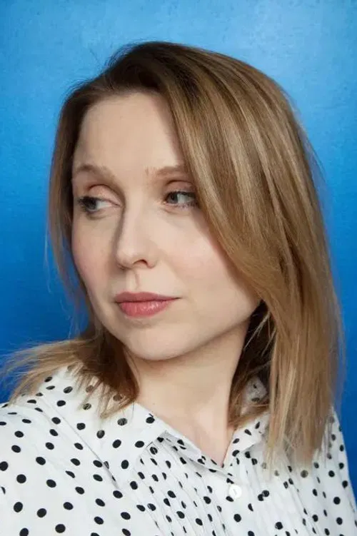 Polly Findlay profile