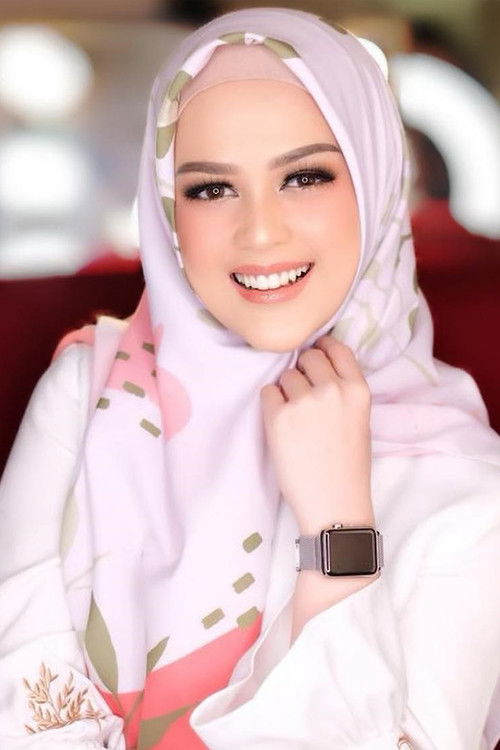 Cut Meyriska profile