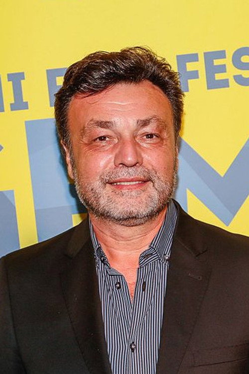 Photo of Marcos Carnevale, Writing