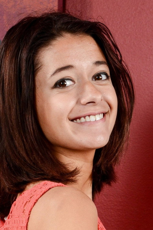 Photo of Izzy Bell, Acting