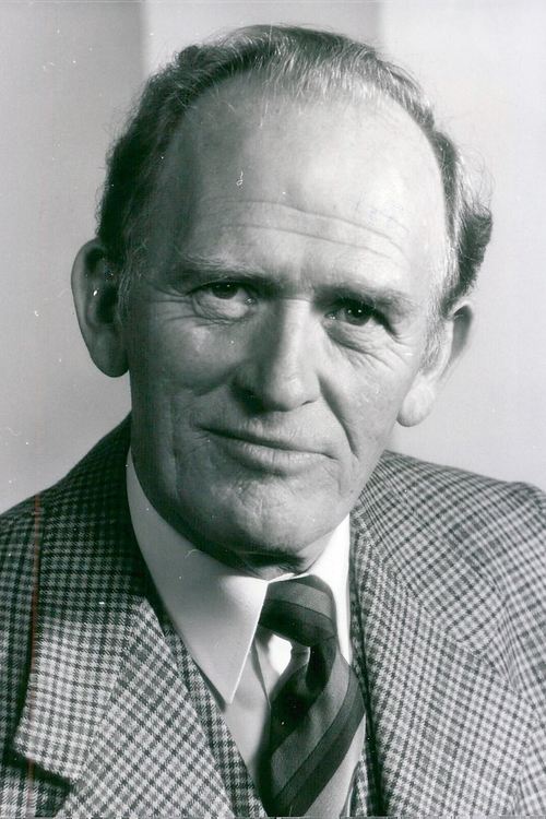 Gordon Jackson profile