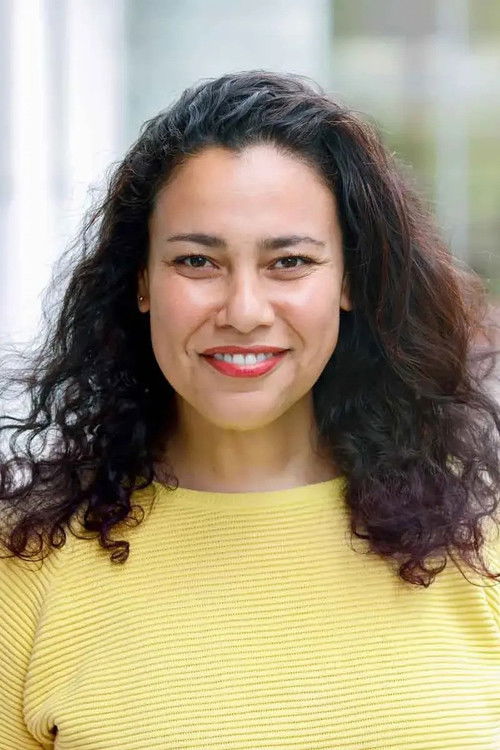 Esma Abouzahra profile