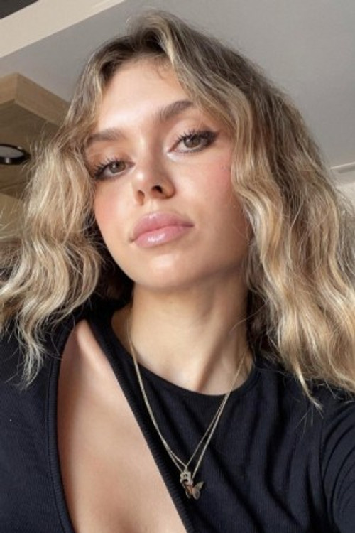 Betül Çakmak profile