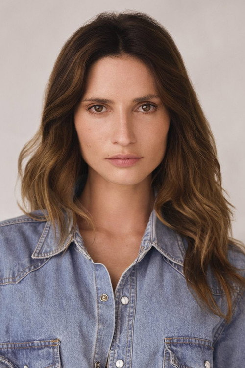 Photo of Alice Contreiras, Acting
