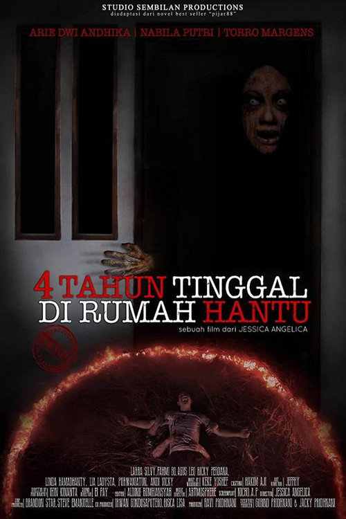 Movie poster for 4 Tahun Tinggal di Rumah Hantu (2014)