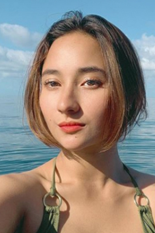 Naomi Zaskia profile