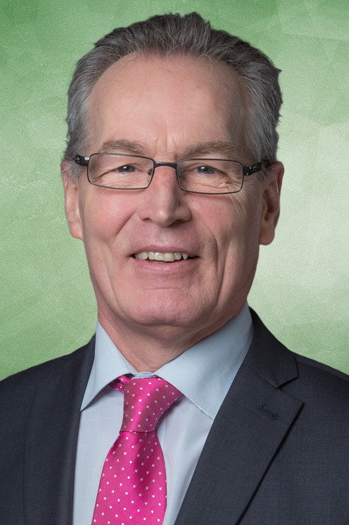 Photo of Gerry Kelly, Acting