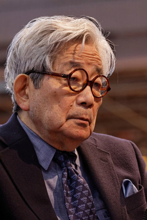 Photo of Kenzaburô Oe, Writing