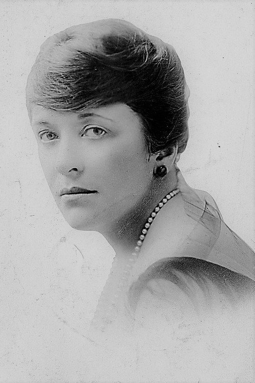 Photo of Julia Dean, Acting