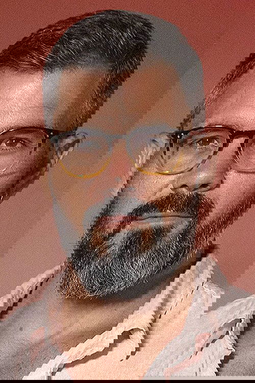 Juliano Cazarré profile