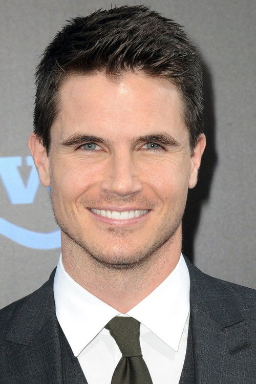 Robbie Amell profile