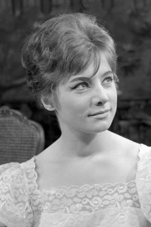 Karola Csürös profile