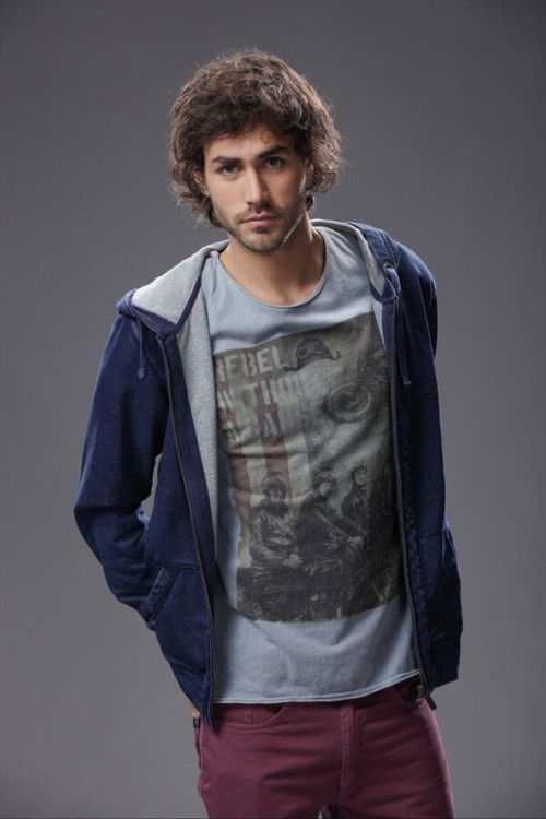 Vuelve Temprano poster