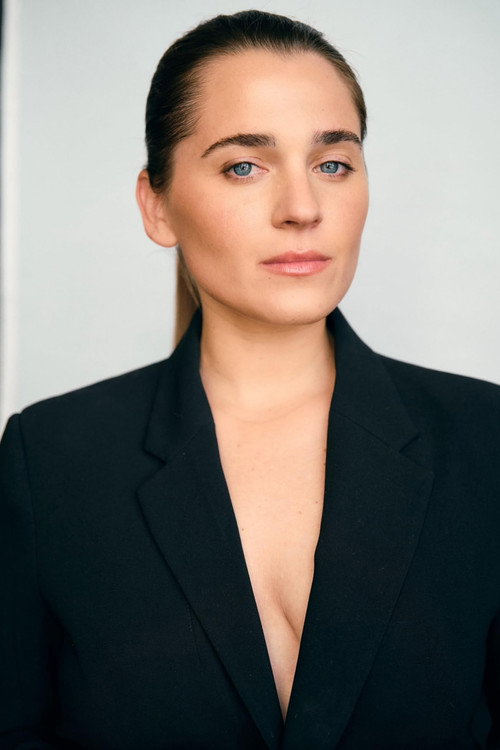 Photo of Taryn Kelly, Acting