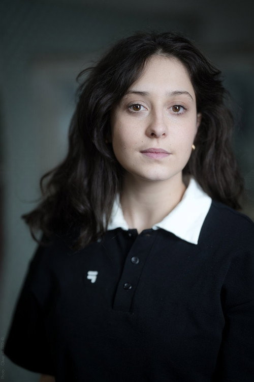 Photo of Lola Burbail, Acting