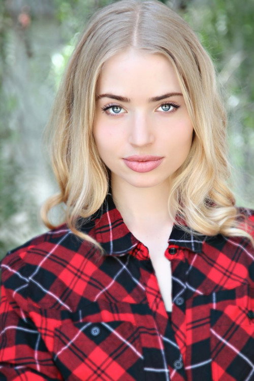 Photo of Elisabeth Ferrara, Acting