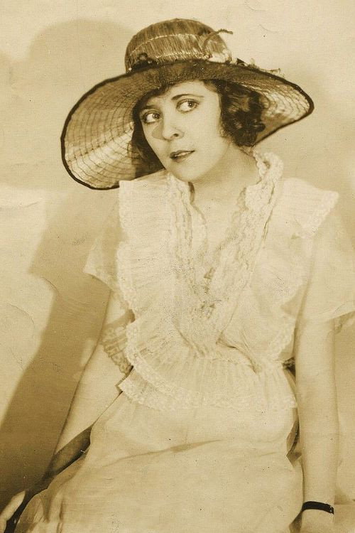 Movie poster for The Purple Dawn (1923)