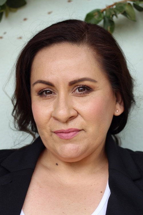 Elizabeth Alvarez profile