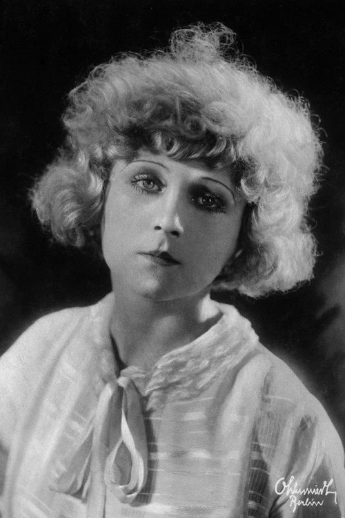 Photo of Evi Eva, Acting