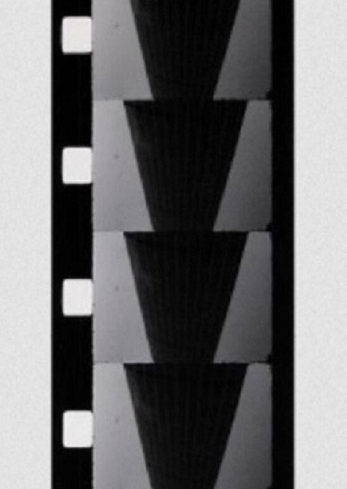 Movie poster for Chutes de trois gouttes de mezcal dans une coupe de champagne