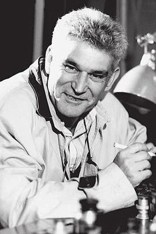 Photo of Máximo Barro, Editing