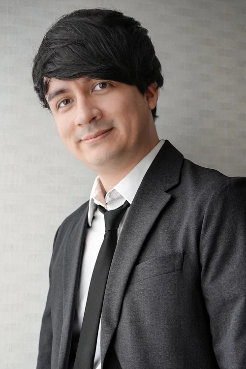 Photo of Kenneth Pulgar-Vidal, Directing