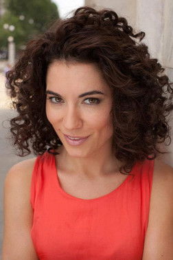 Julia Pogrebińska profile