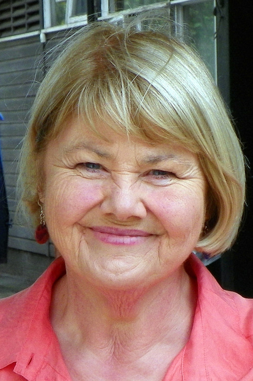 Annette Badland profile