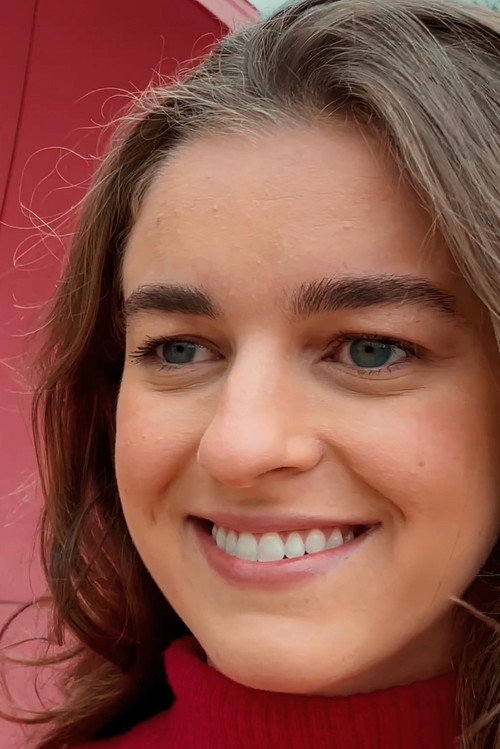 Photo of Laura Werneck, Acting