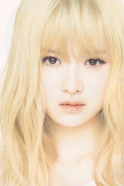 Photo of E-Young, Acting
