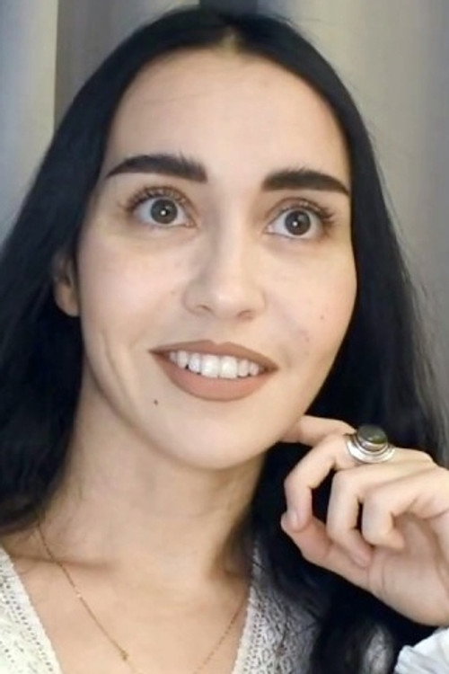 Photo of Lara Laquiz, Acting