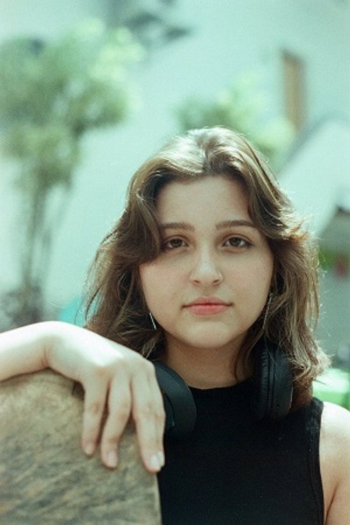 Photo of Luana Siqueira, Acting