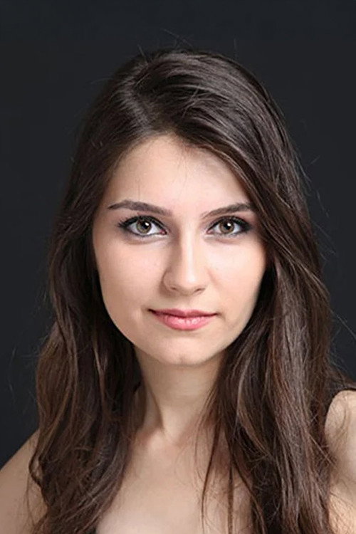 Photo of Esra İşgüzar, Acting