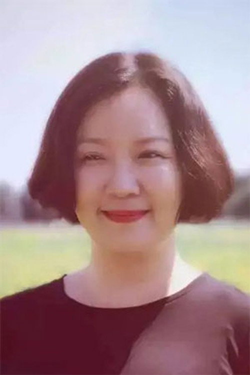 Photo of Min Cui, Writing