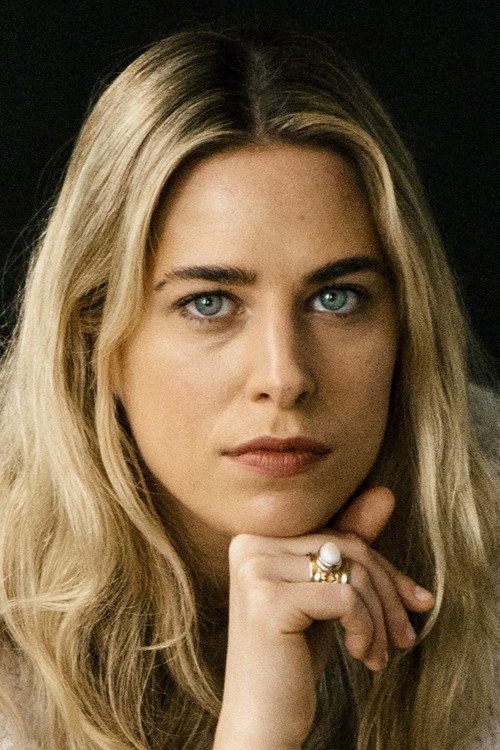 Photo of Elizabeth Taufield, Acting