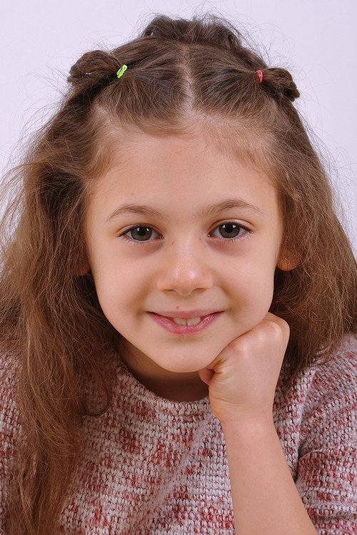 Photo of Ela Şen, Acting