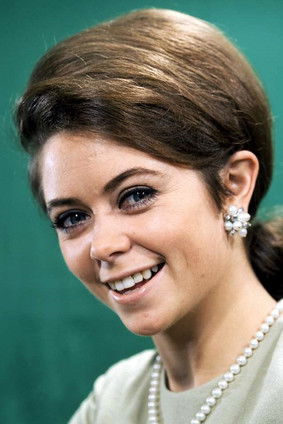 Wenche Myhre profile