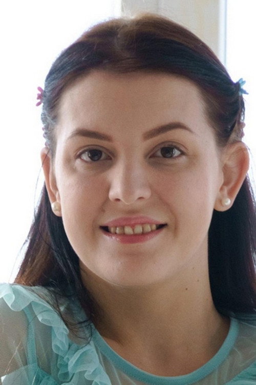 Photo of Ellie Ray, Acting