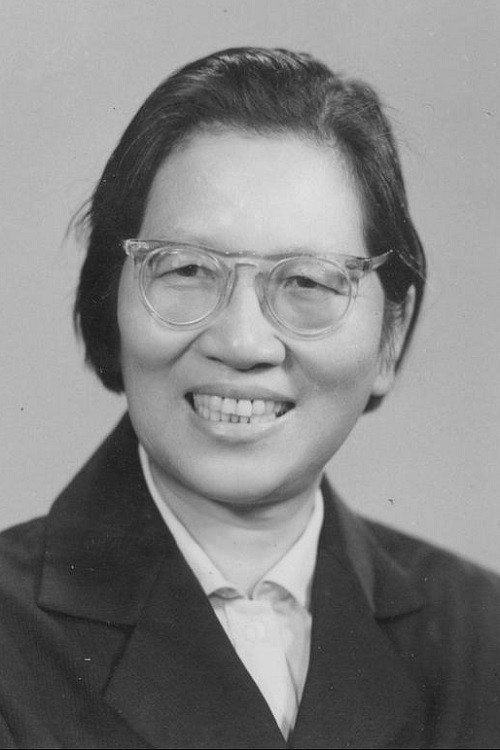 Photo of Zhu Yi, Writing