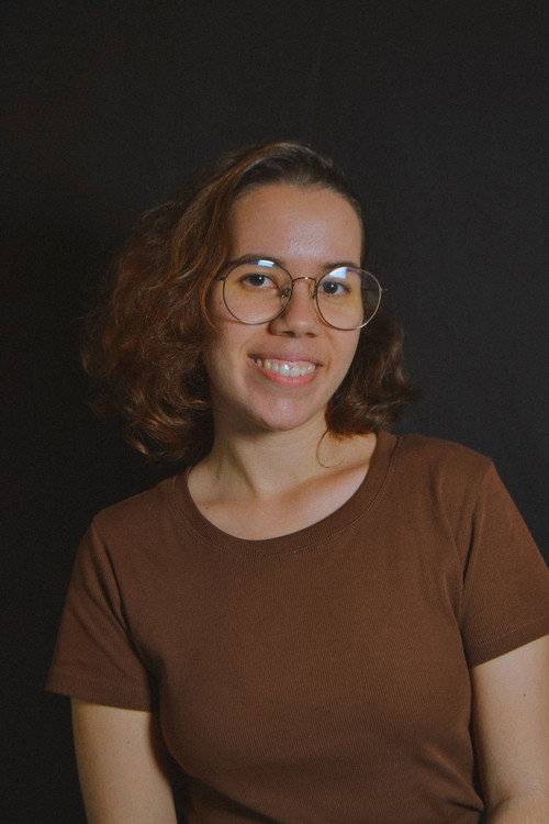 Photo of Jaqueline Silva, Writing