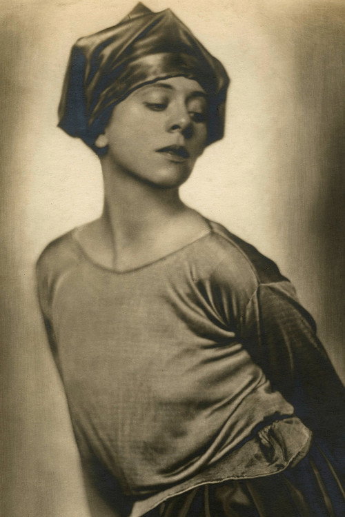 Photo of Lucy Kieselhausen, Acting