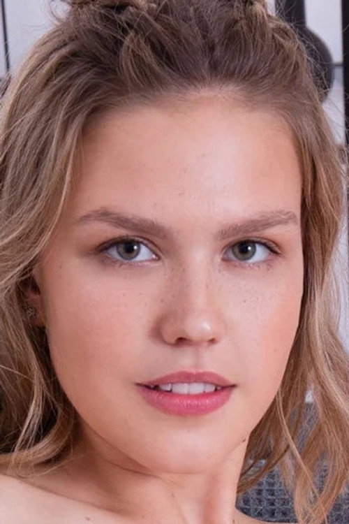Photo of Alice Reign, Acting