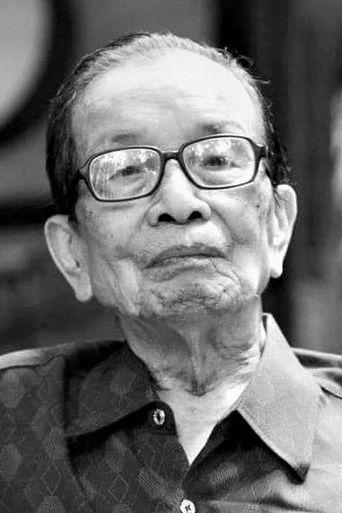 Photo of Lê Phương, Writing