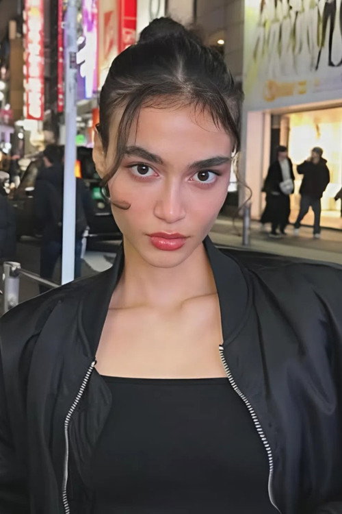 Özge Bilici profile