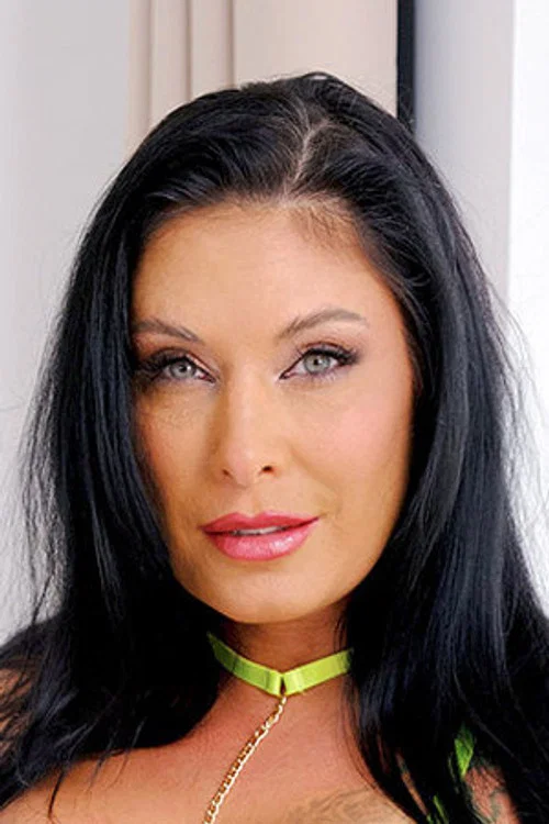 Photo of Mae Gunz, Acting
