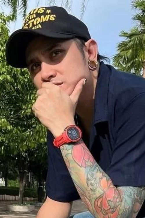 Vicky Nitinegoro profile